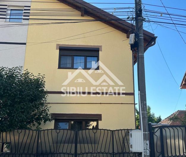 Casa tip duplex 5 camere 350 mp teren terasa cu zona gratar si pivnita - Poză 1