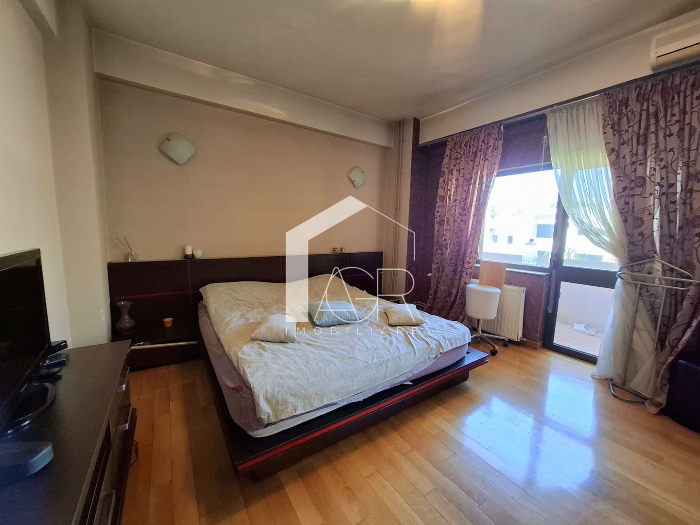 Apartament cu 4 camere, decomandat, zona Democratiei - Poză 9