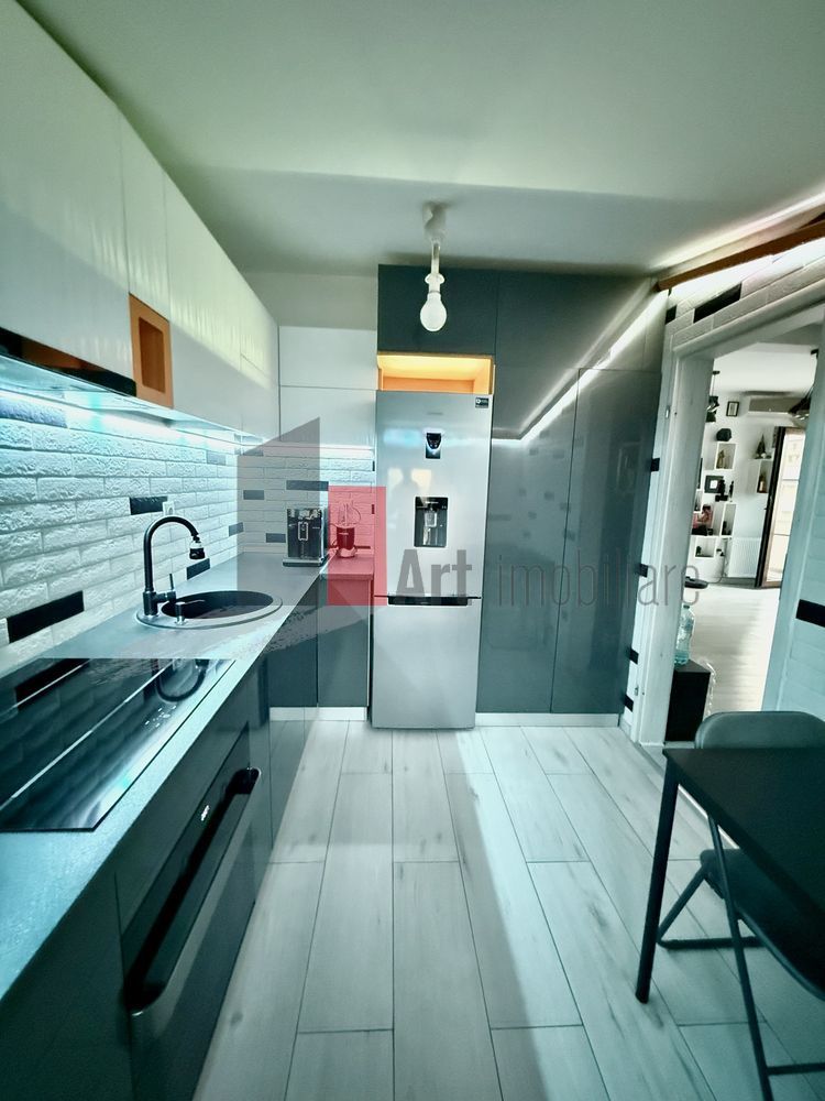 Vand Apartament 3 camere Parcare inclusa Militari - Poză 7