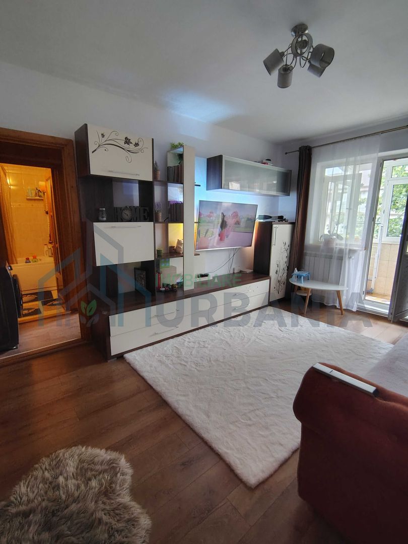 Apartament 2 camere, semidecomandat, mobilat și utilat, în Pacurari, Iași - Poză 1