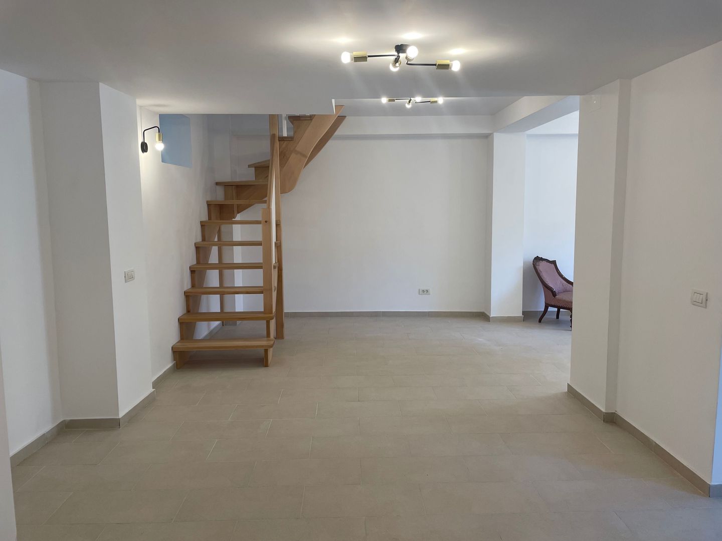 Casa de inchiriat | Aviatiei-Herastrau |7 minute de metrou - Poză 1