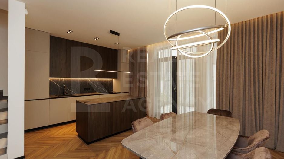 Chirie, apartament, 5 camere, str. Lacului, Centru - Poză 1