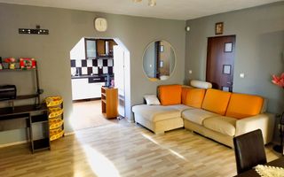 Oportunitate investitie! Casa 420 mp+balcoane-terasa 28 mp-Zavoaie - Poză 1