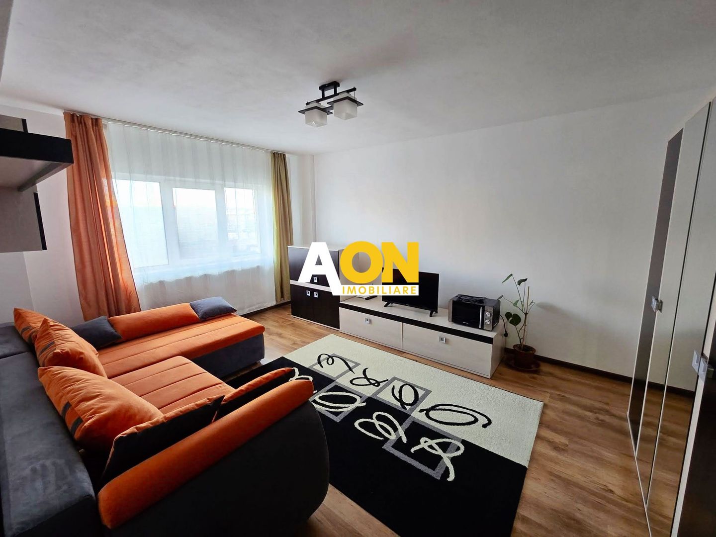 Apartament 2 camere, parter, 52 mp utili, zona sub stadion - Poză 1