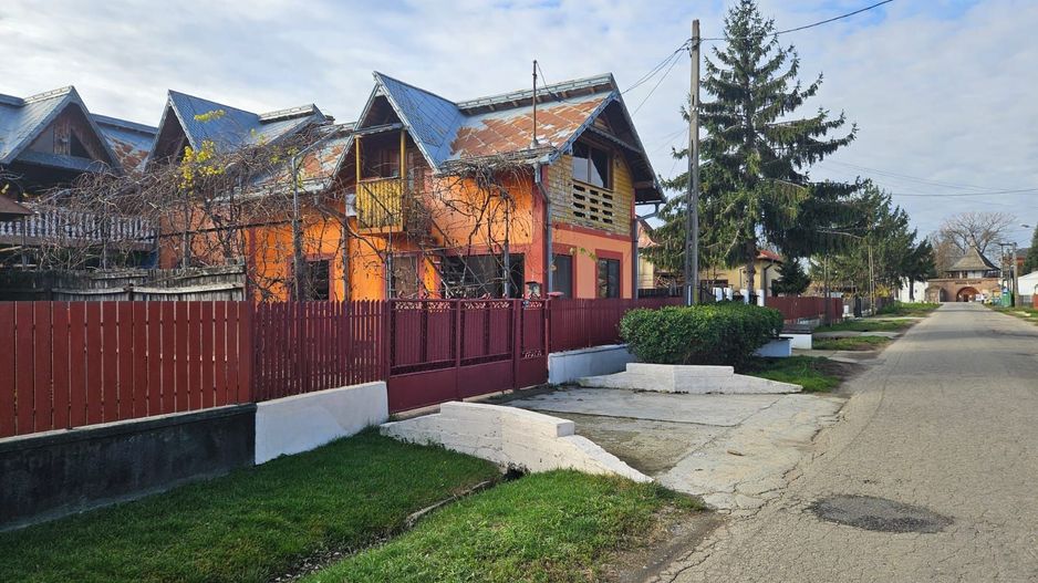 Casă de vânzare în Golești – locație excelentă lângă muzeu - Poză 16