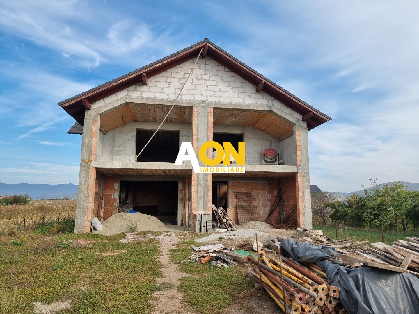 Casa la rosu,2100 mp teren,zona Micesti - Poză 2