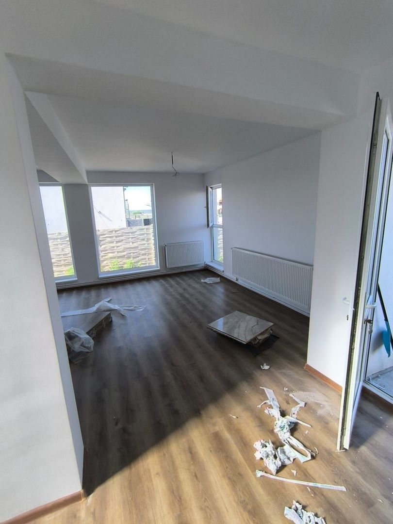 Casă modernă de vânzare – Albesti, la doar 6 minute de Craiova - Poză 5