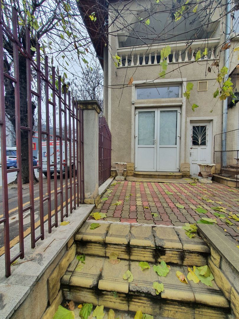 Spatiu comercial 39,22 mp + 18,17 mp pivnita + curte 18 mp - sos. Viilor - Poză 20