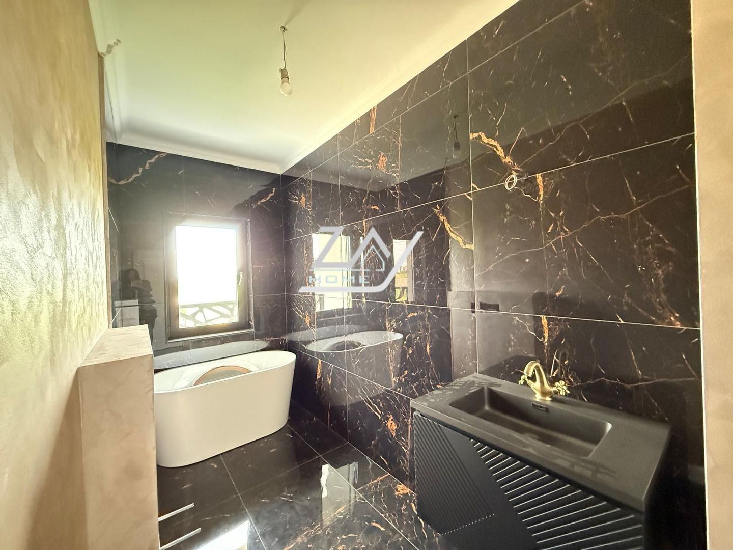 Duplex finalizat despartit prin camera tehnica. 3 dormitoare. 2 balcoane. - Poză 14