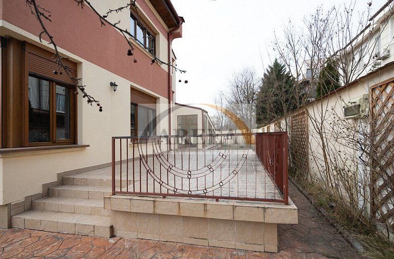 Vila cu 750 mp utili si teren de 1.480 mp in Erou Iancu Nicolae - Poză 12