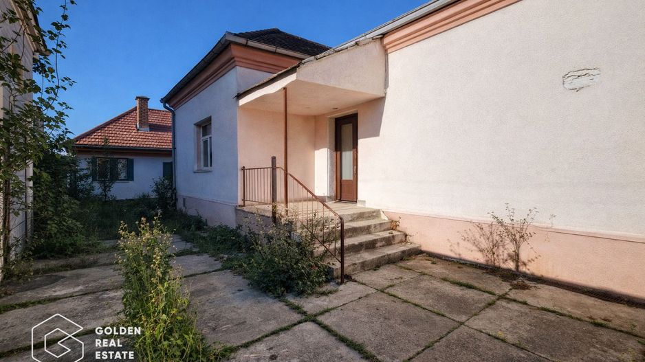 Casa cu 2 corpuri de cladire, Lipova - Poză 2