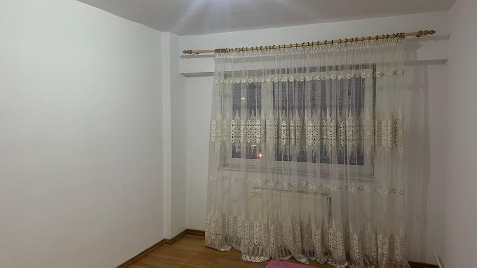 ageuropa.ro vinde apt. cu 4 cam. RENOVAT, 106mp, etaj 1 în zona SOARELUI. - Poză 8