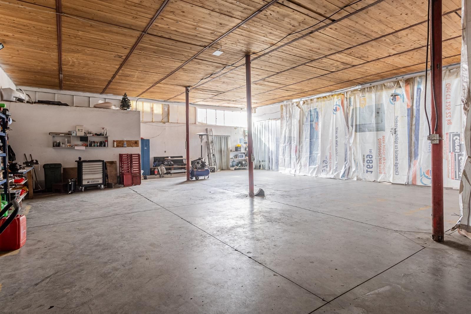 Hala + birouri, 3300 mp teren, toate utilitatile - Poză 10