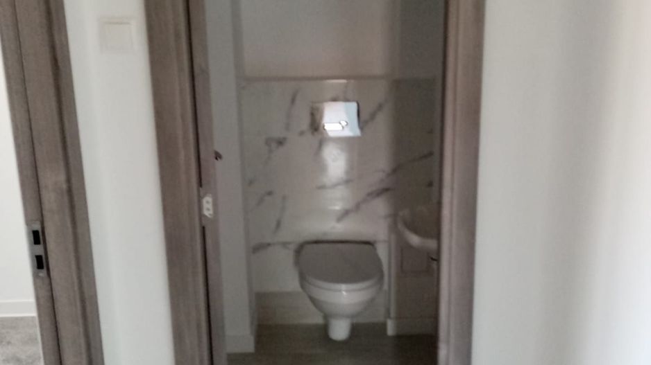 Vând APARTAMENT renovat - Poză 8