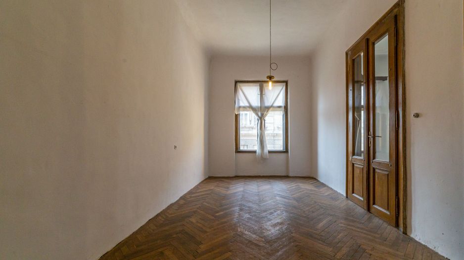 Apartament ultracentral cu potențial extraordinar - Poză 4