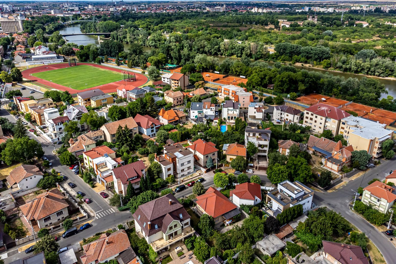 Vilă frumoasă lângă Malul Mureșului - Poză 2