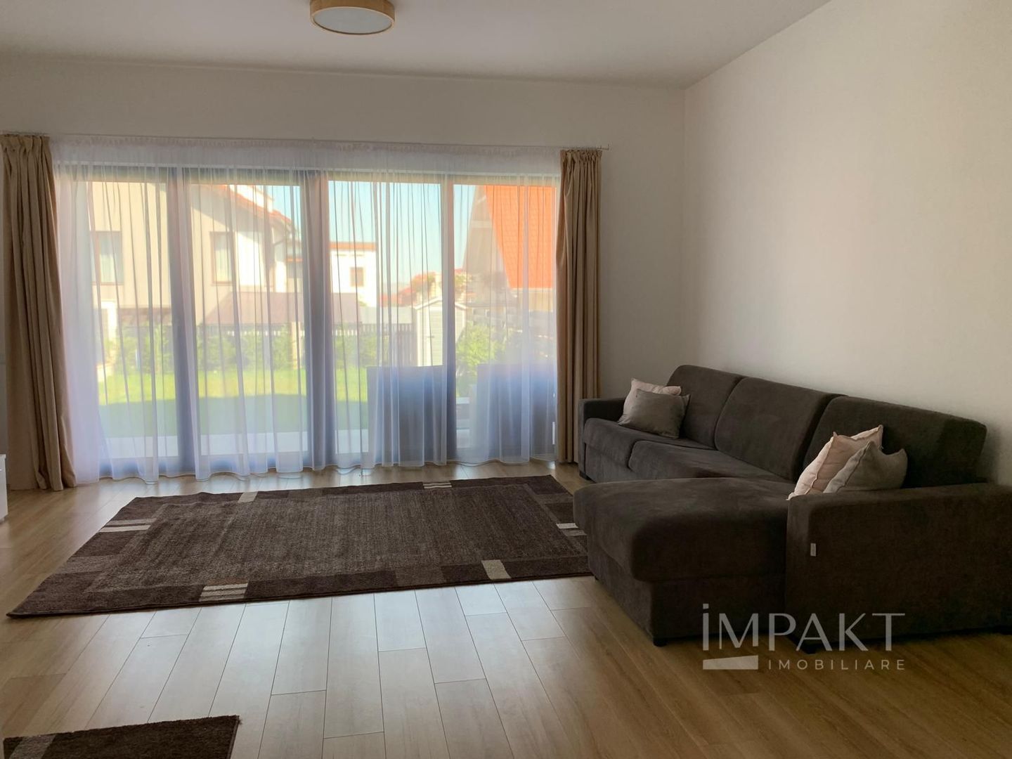 Casa tip duplex cu 4 camere la cheie in cartierul Europa - Poză 2