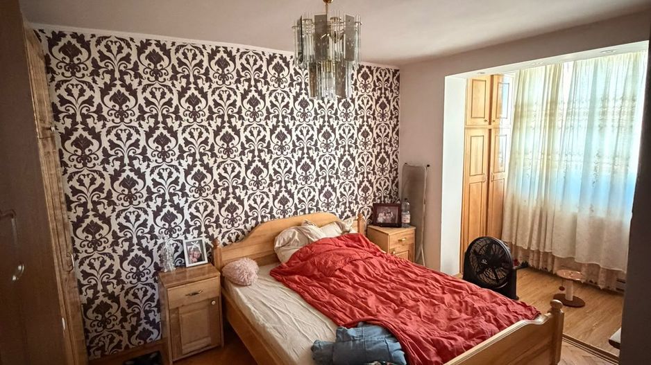 Apartament spațios cu 4 camere – Marghita, zona centrală - Poză 5