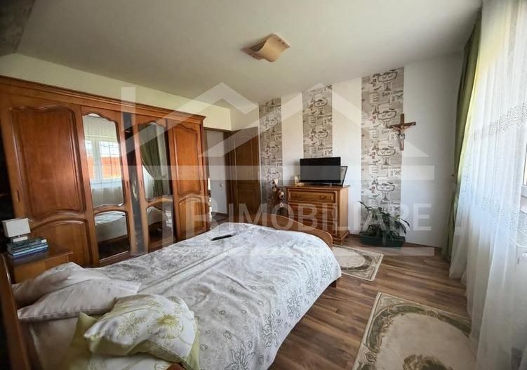 Casa cu 5 camere, 213mp, Zona Santana de Mures - Poză 6