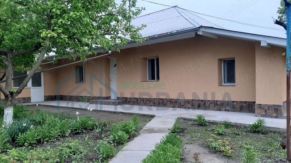 Casă complet renovată și utilată, sat Prisacani - Poză 10