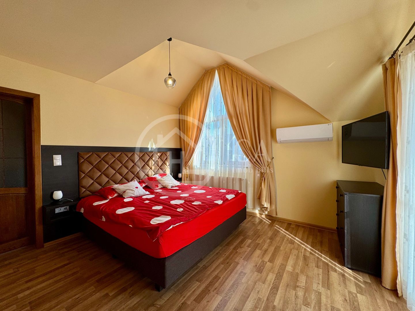 Casă de vânzare cu 5 camere in Sânmartin, Bihor - Poză 11