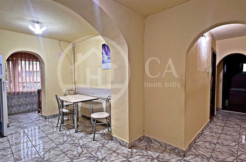 Apartament cu 3 camere de vanzare in zona Rogerius, Oradea - Poză 1