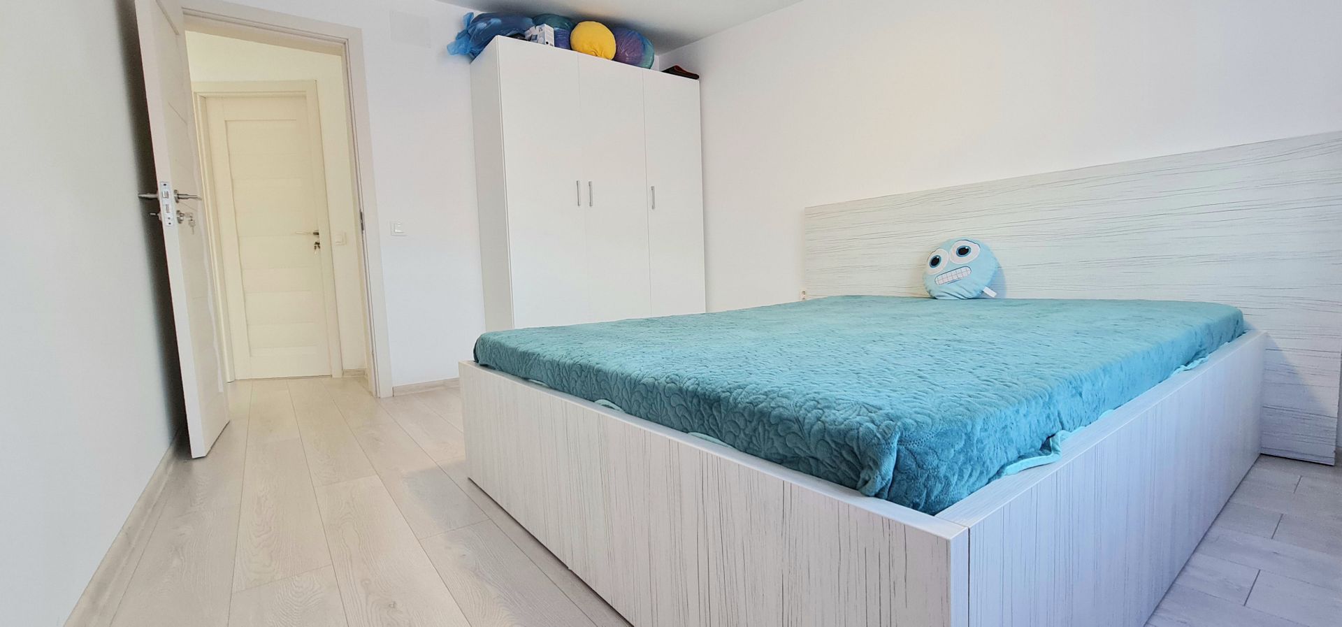 Casa 4 camere cu garaj mobilata si utilata cartier Izvor Tarlungeni - Poză 4