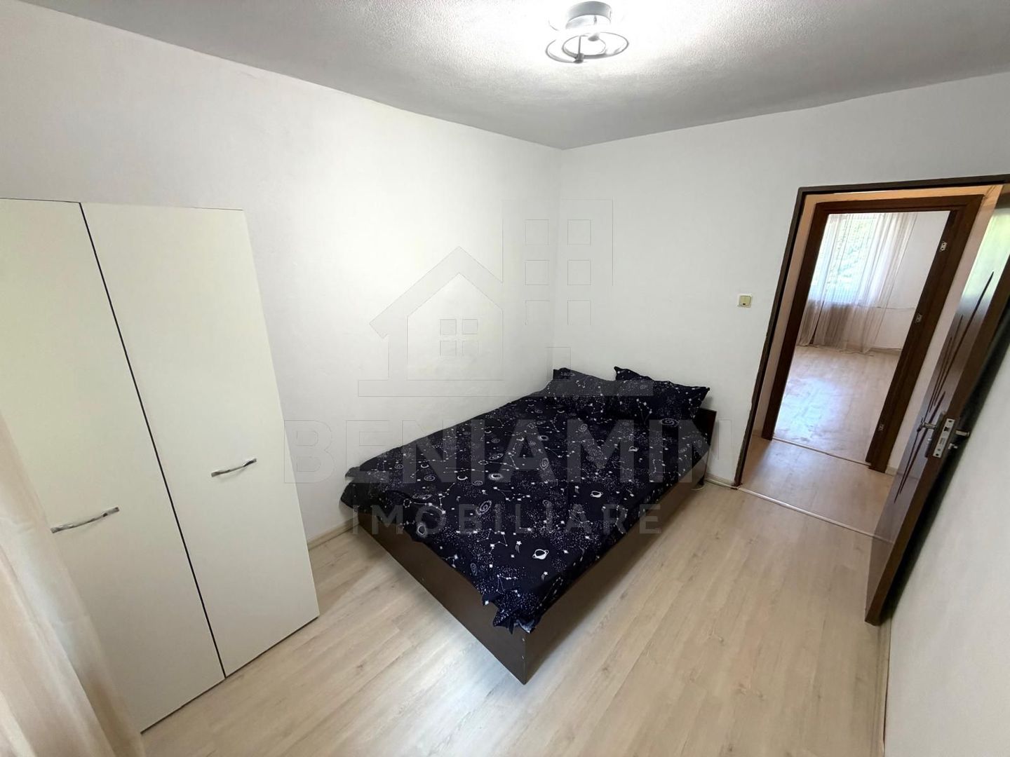 3 camere semidecomandat zona Materna -etaj 1- vedere bilaterala - Poză 4