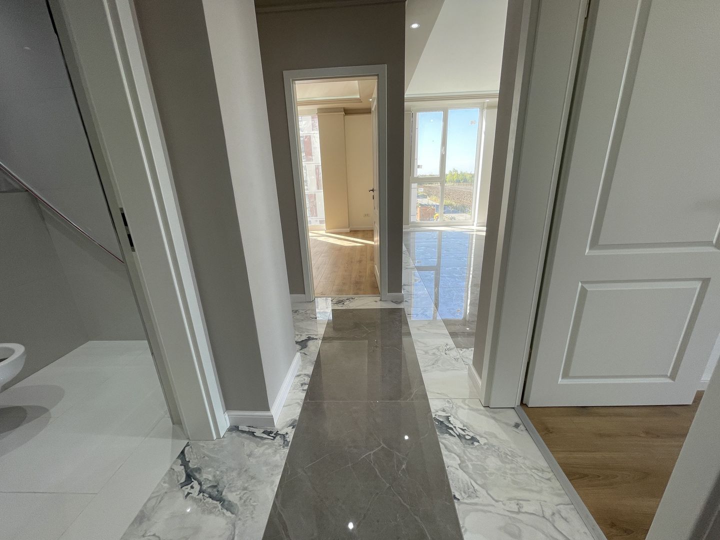 Apartament 3 camere bloc nou si finisaje de calitate - Poză 4