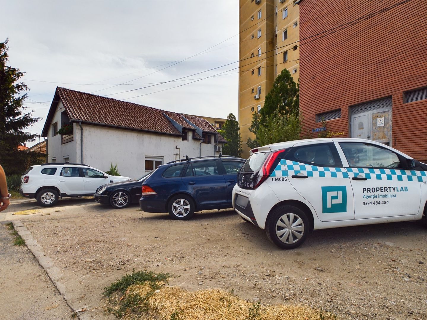 Apartament cu 3 camere în Vlaicu de închiriat - Poză 17