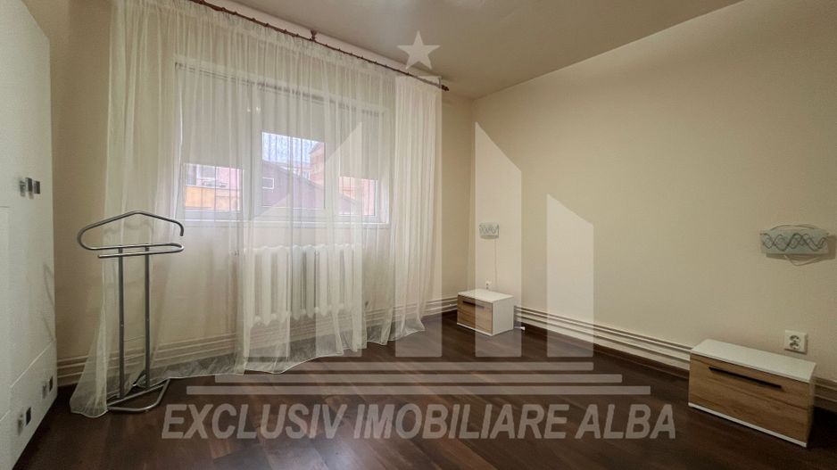 Apartament cu 3 camere de vanzare, Cetate - Poză 5
