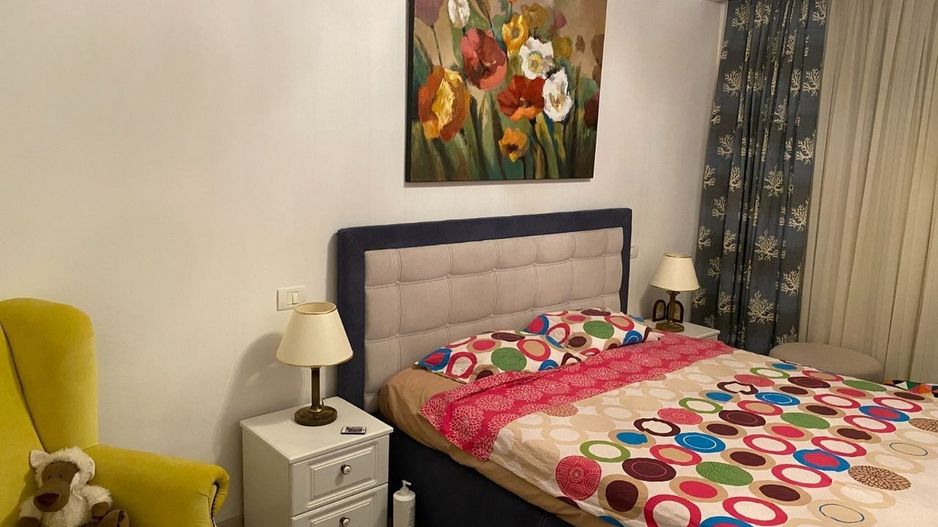 Apartament complet mobilat și utilat, cu acces imediat la metrou - Poză 2