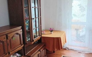 De vanzare apartament cu 3 camere la et 2 din 4, in Mircea cel batran, Iasi. - Poză 2