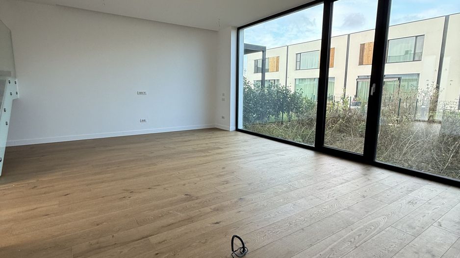 Vila de tip Urban Villa 02 in faza 1 in Amber Forest - Poză 3