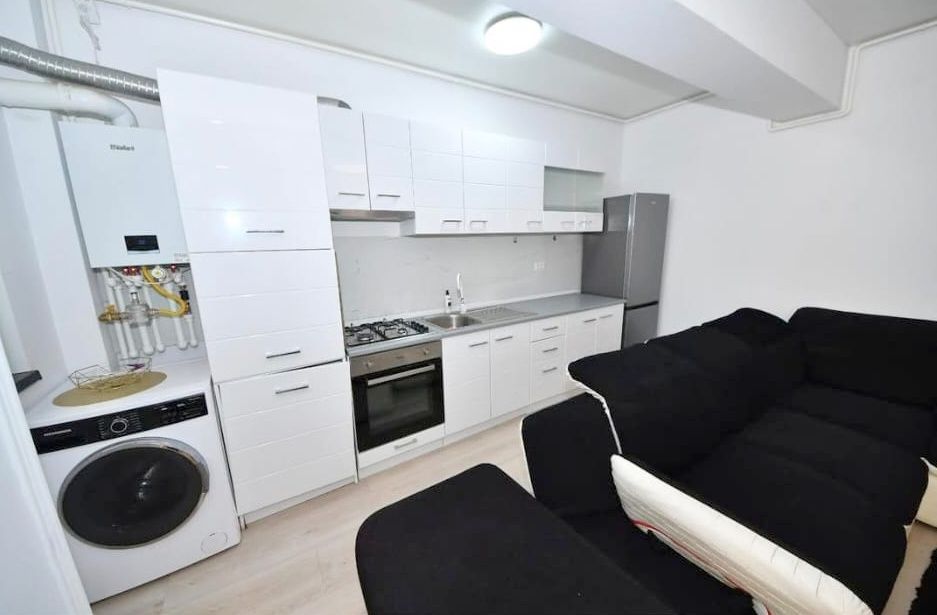 De inchiriat apartament 2 camere, bloc Flamingo, etaj 3, 500 euro - Poză 1