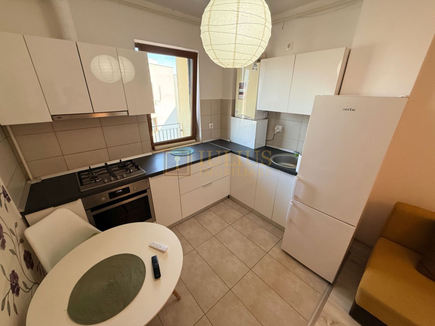 2 camere| Torontalului| apartament superb| loc parcare| - Poză 1