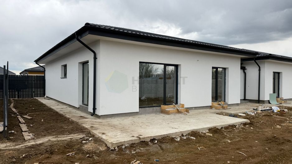 Casa 4 camere pe parter-Tunari | Teren 400 mp - Poză 6
