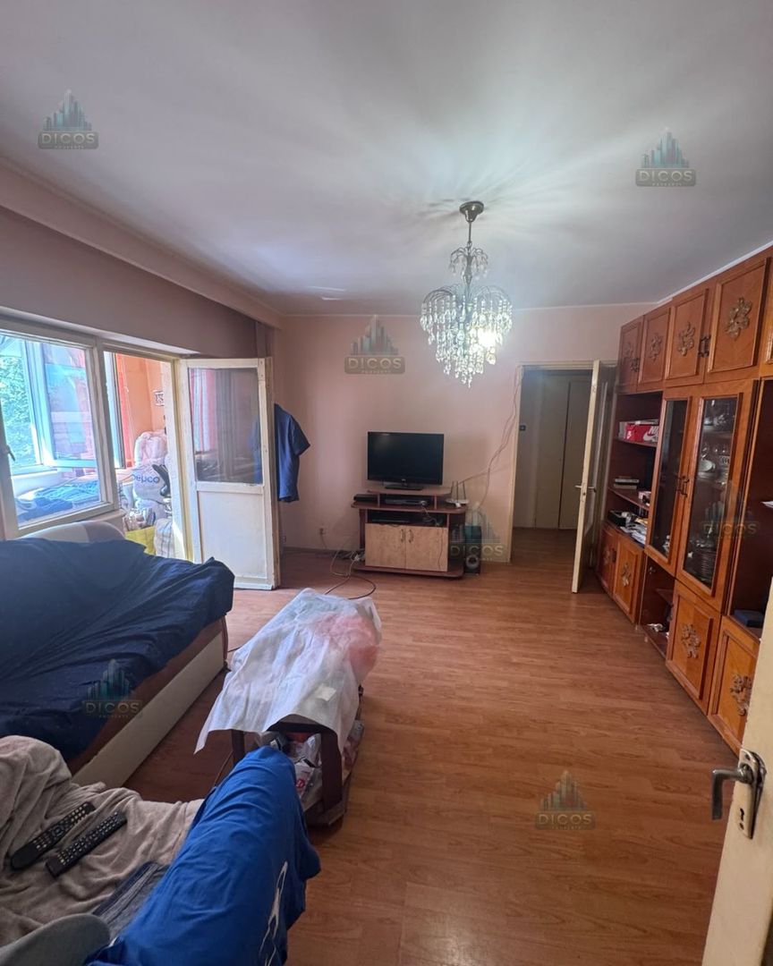 Apartament 3 camere de vânzare – Zona Centrală - Poză 1