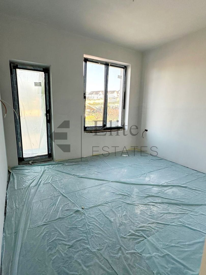 Casa pe deal de vanzare cu 5 camere - Poză 10