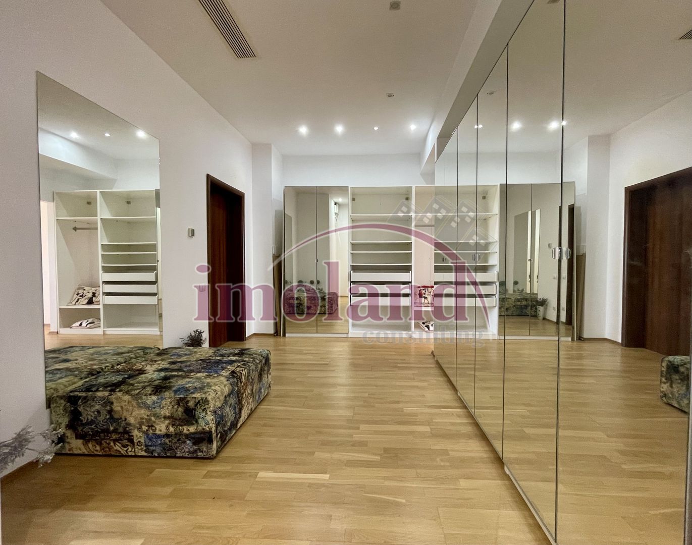 Închiriere Penthouse - 250 mp utili + 320 mp terasă panoramică | Iancu Nicolae - Poză 17