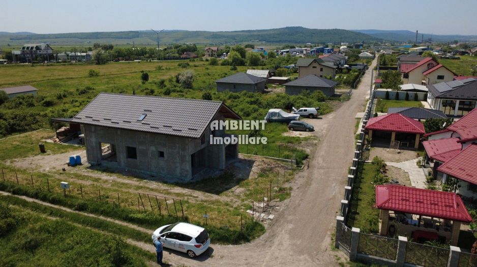 DE VÂNZARE / SCHIMB - Vilă P+M la ”GRI”, zona EVEREST; - Poză 2