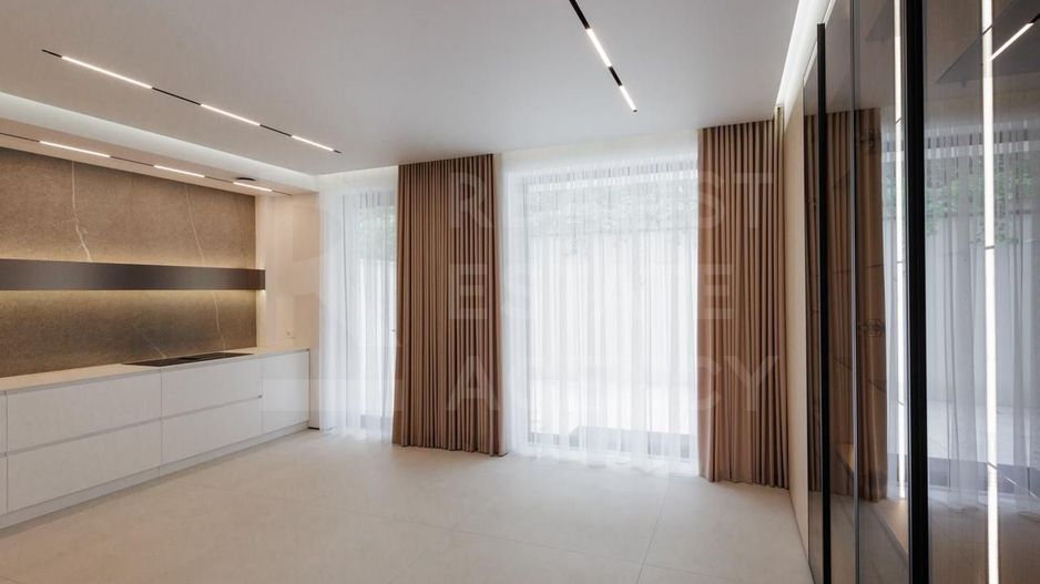 Vânzare, Townhouse, 3 nivele, strada Anton Crihan, Centru - Poză 32