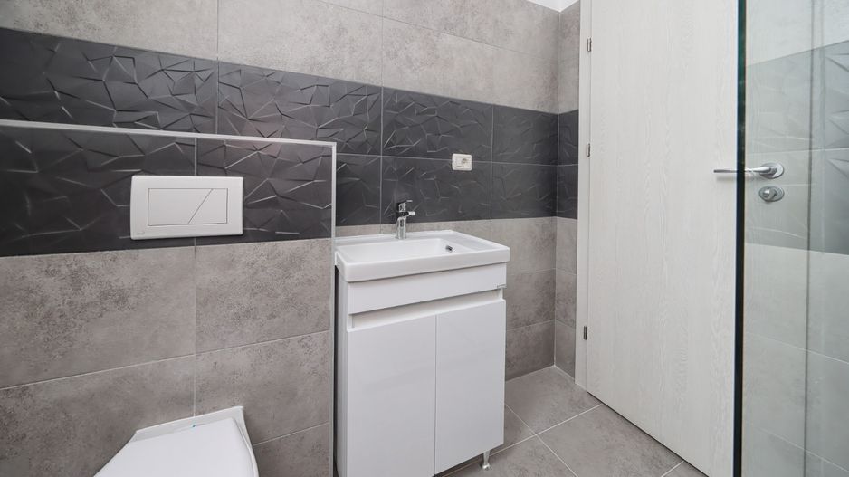 Apartament nou - loc parcare acoperit  inclus - Poză 8