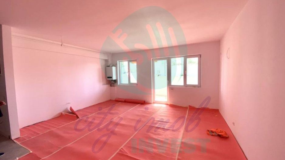 Apartament cu curte englezeasca si 2 intrari pozitionat langa lac - Poză 10
