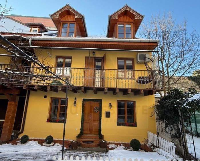 Casa ultracentral 3 camere 2 bai si curte privata pe Balcescu - Poză 3