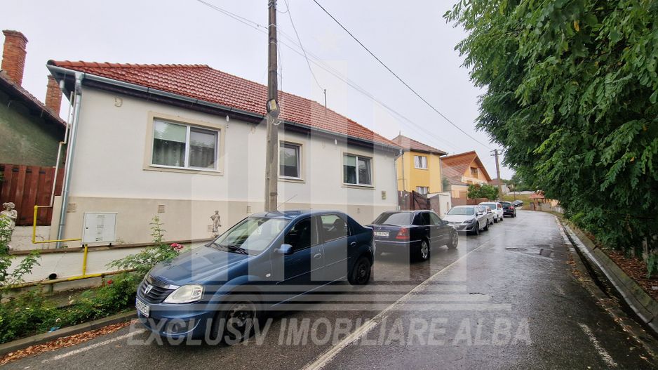 Casa de vanzare cu 2000mp de teren in Ciugud - Poză 12