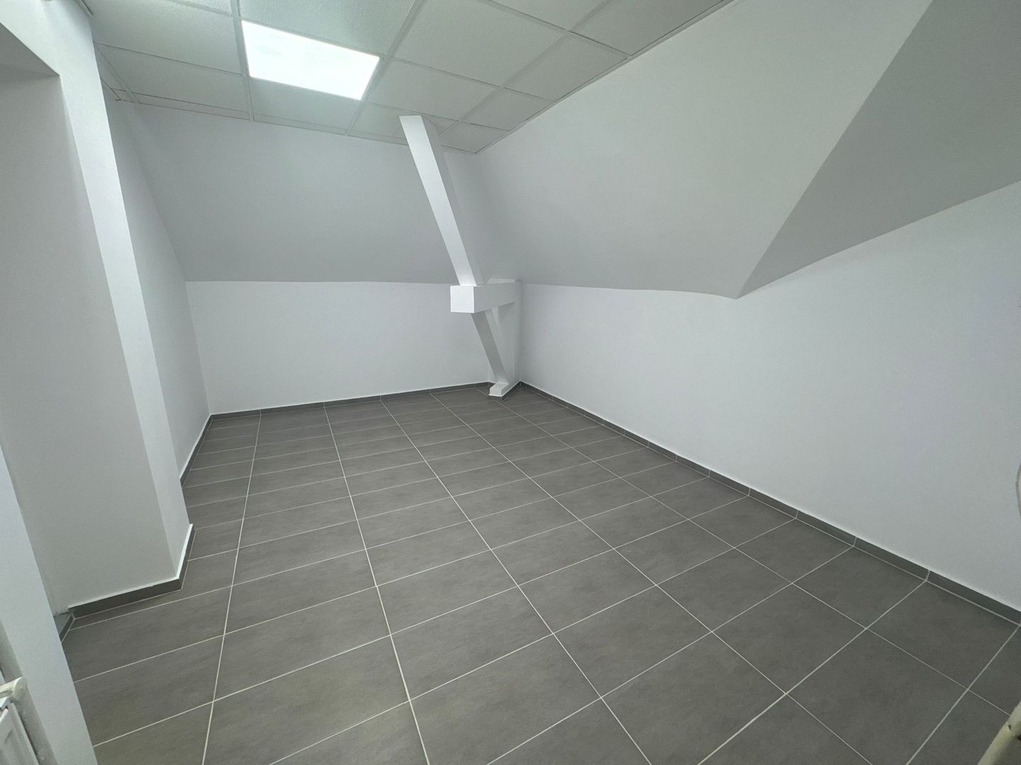 Apartament 3 Camere Nemobilat Pretabil Birou - Poză 5