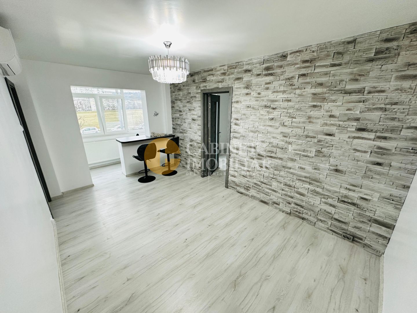 Apartament cu 2 Camere Renovat - Etaj 2 - Zona Alexandru - Poză 2