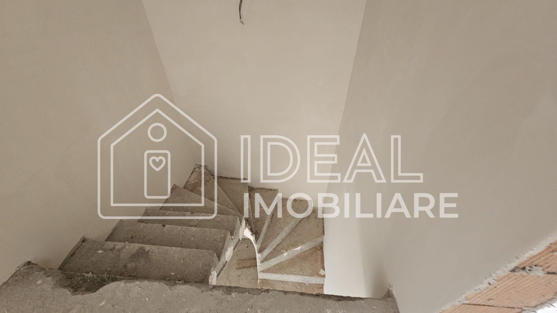 Triplex cu 4 camere si gradina, in Cisnadie - Poză 7