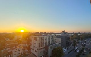 DE VÂNZARE — 3 CAMERE, B-DUL MAMAIA, DELFINARIU, VEDERE LAC - Poză 1